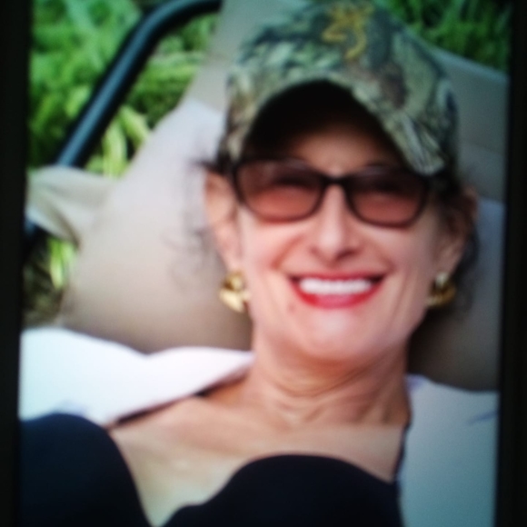 Meet your Posher, Deborah - Picture 1 of 1